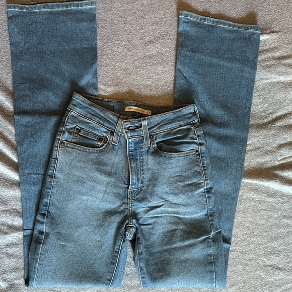 BRAND NEW Levi's Blue 725 High rise Bootcut - Picture 3 of 5